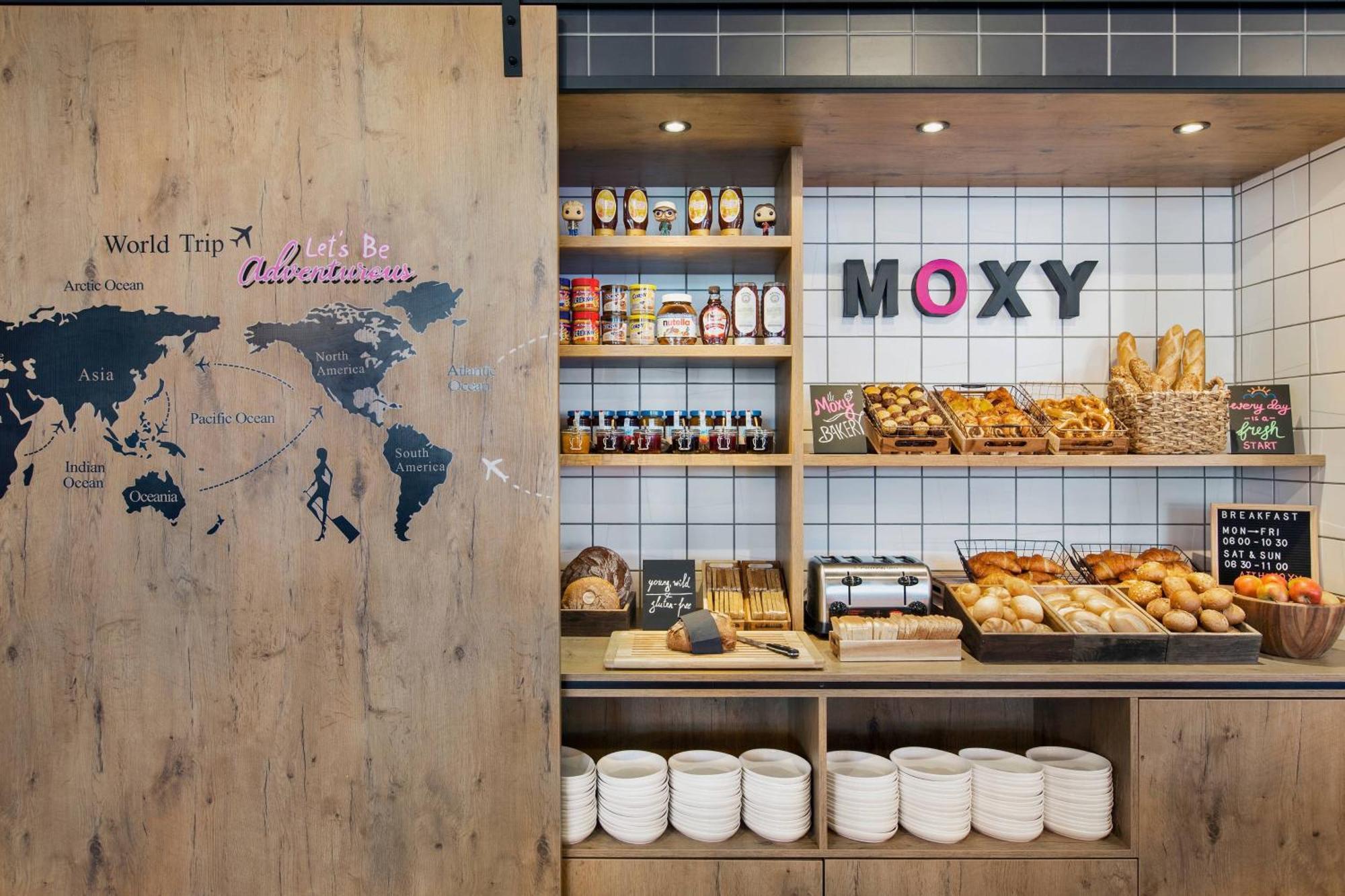 Moxy Frankfurt Airport Kelsterbach Otel Dış mekan fotoğraf