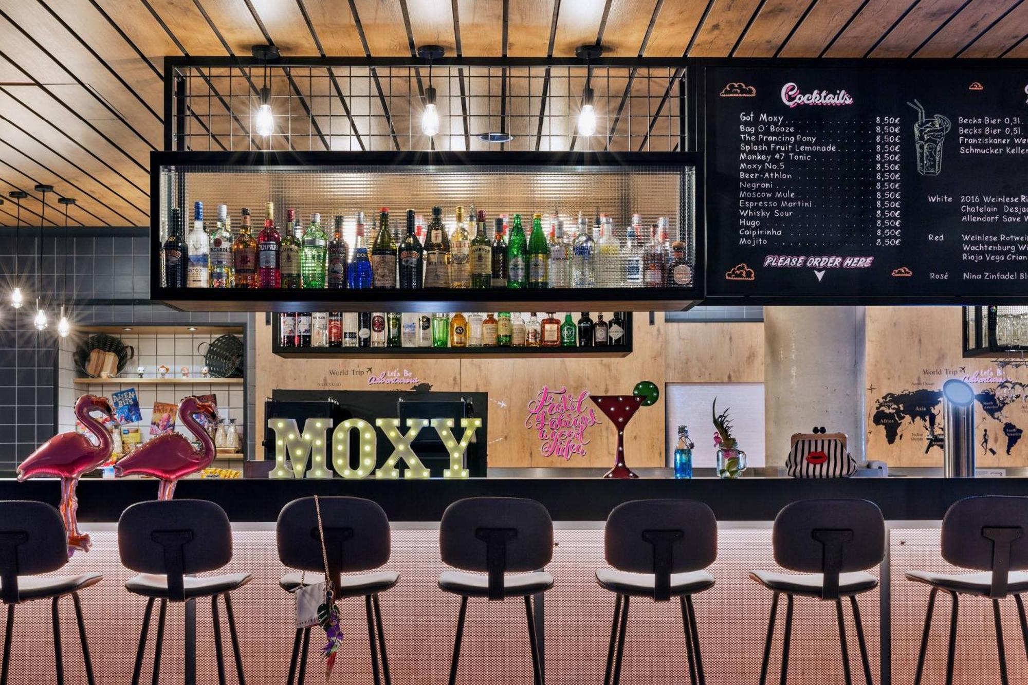 Moxy Frankfurt Airport Kelsterbach Otel Dış mekan fotoğraf