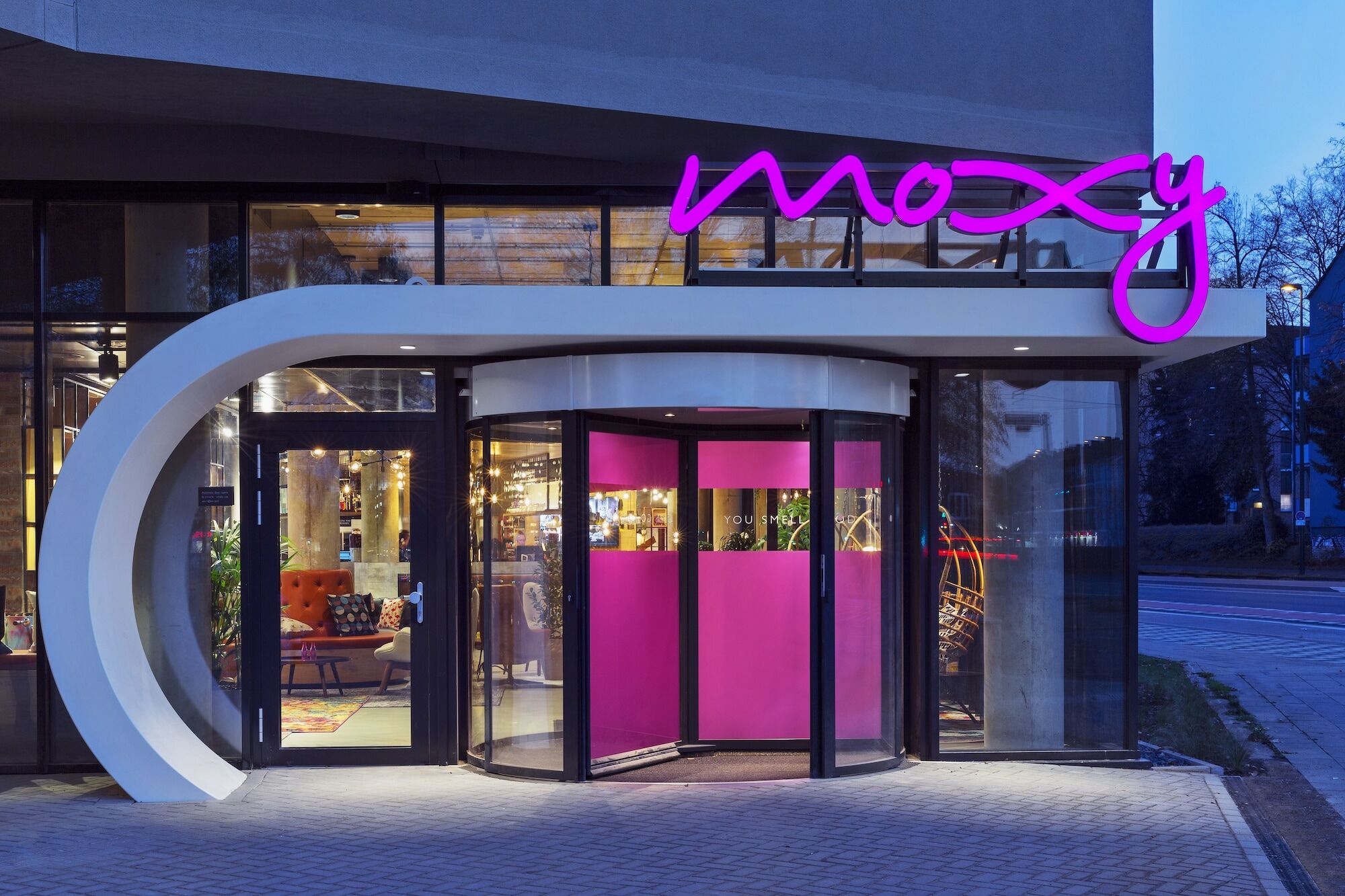 Moxy Frankfurt Airport Kelsterbach Otel Dış mekan fotoğraf